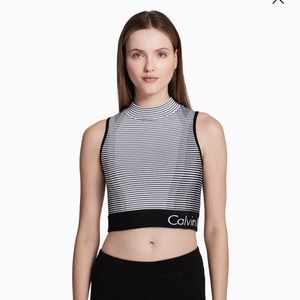 PERFORMANCE MOCK NECK STRIPED CROPPED TOP